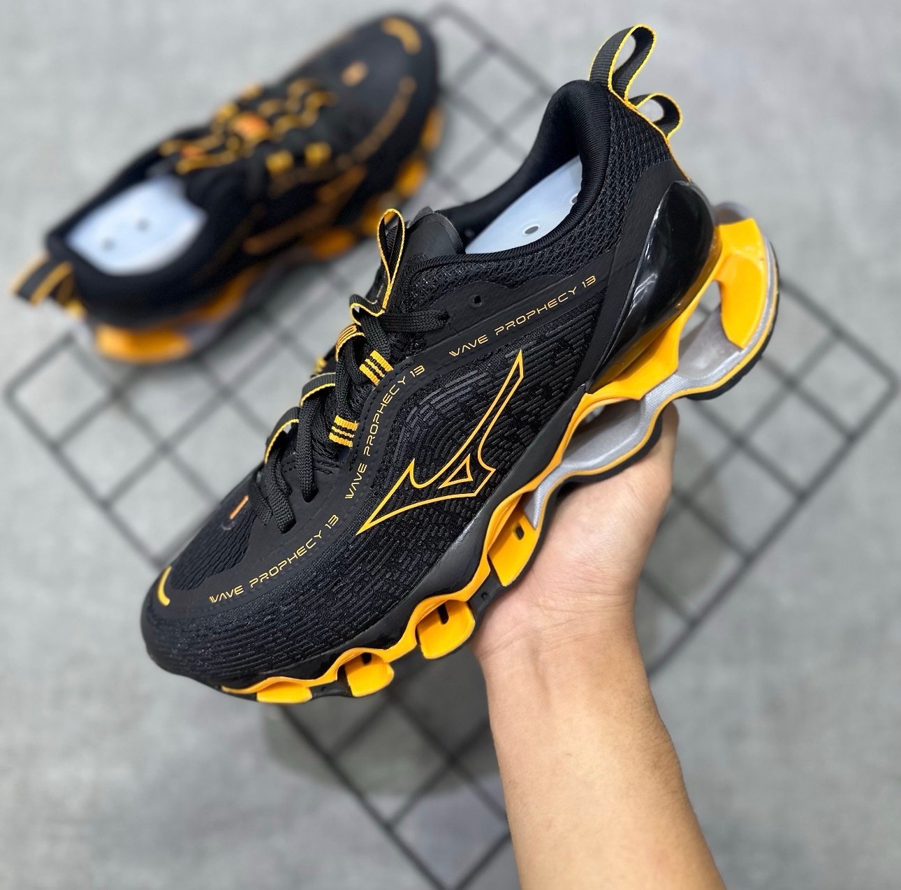 Mizuno Prophency 13