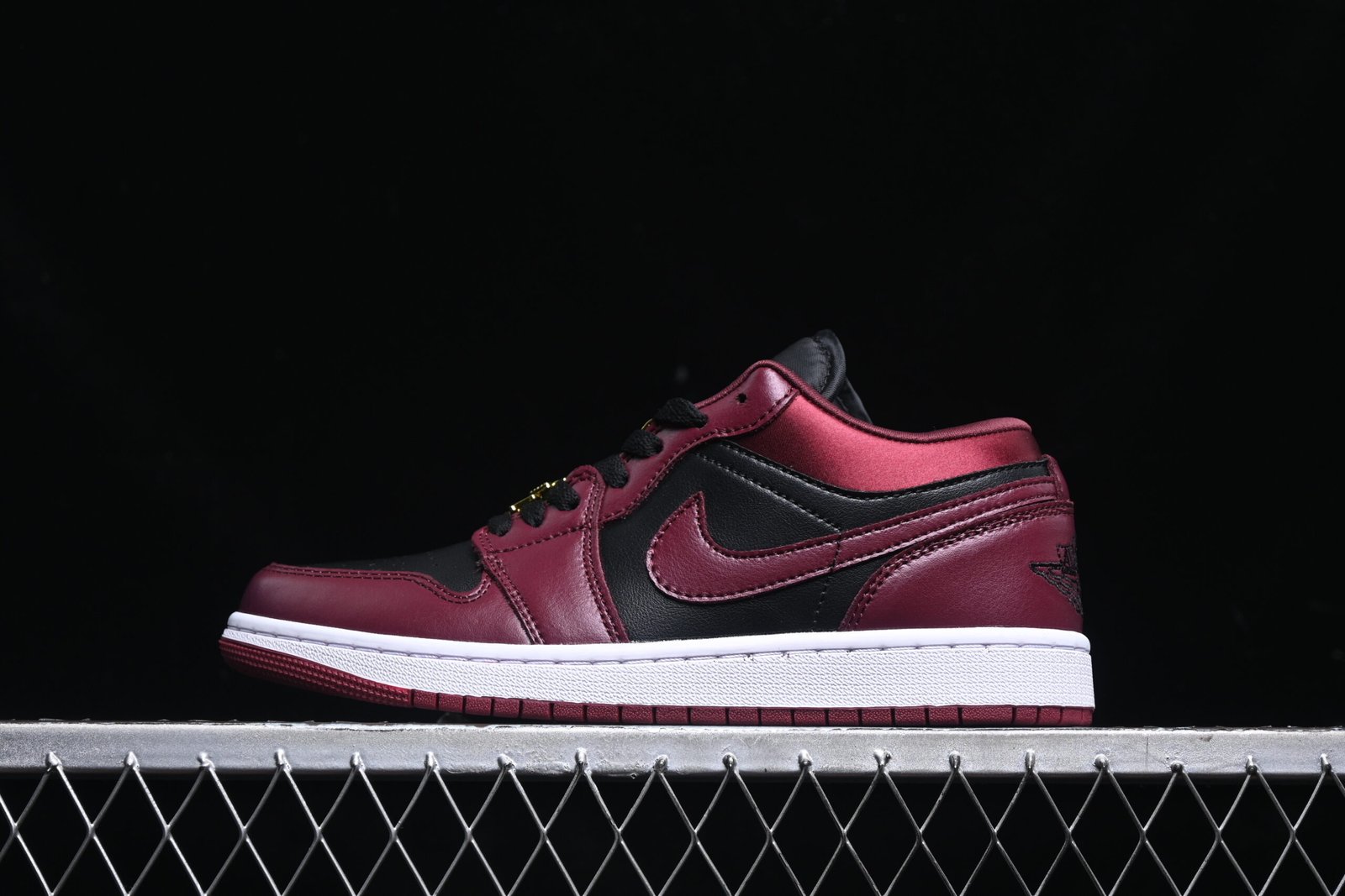 AIR JORDAN 1 LOW “DARK BEETROOT”