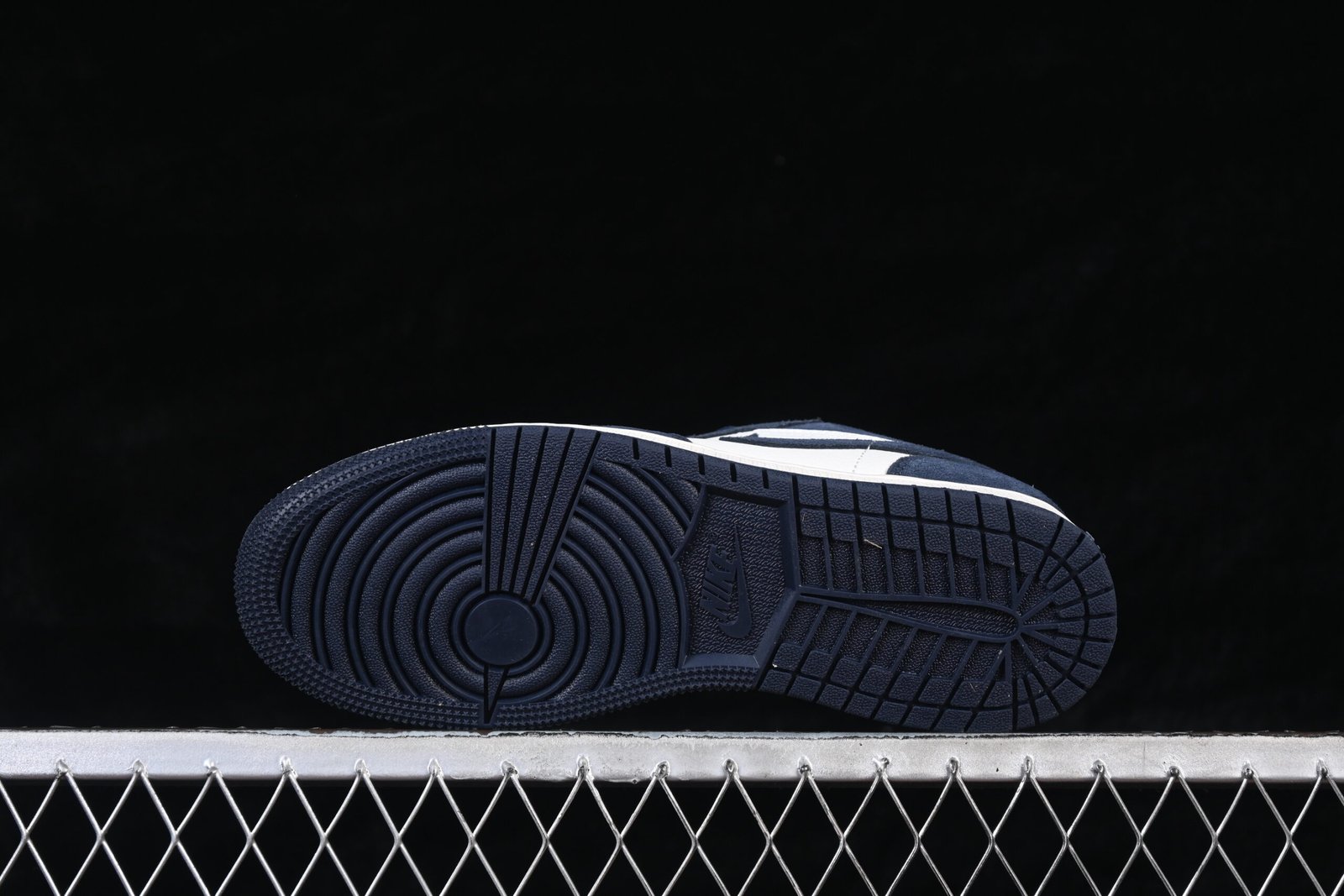 AIR JORDAN 1 LOW - Imagem 3