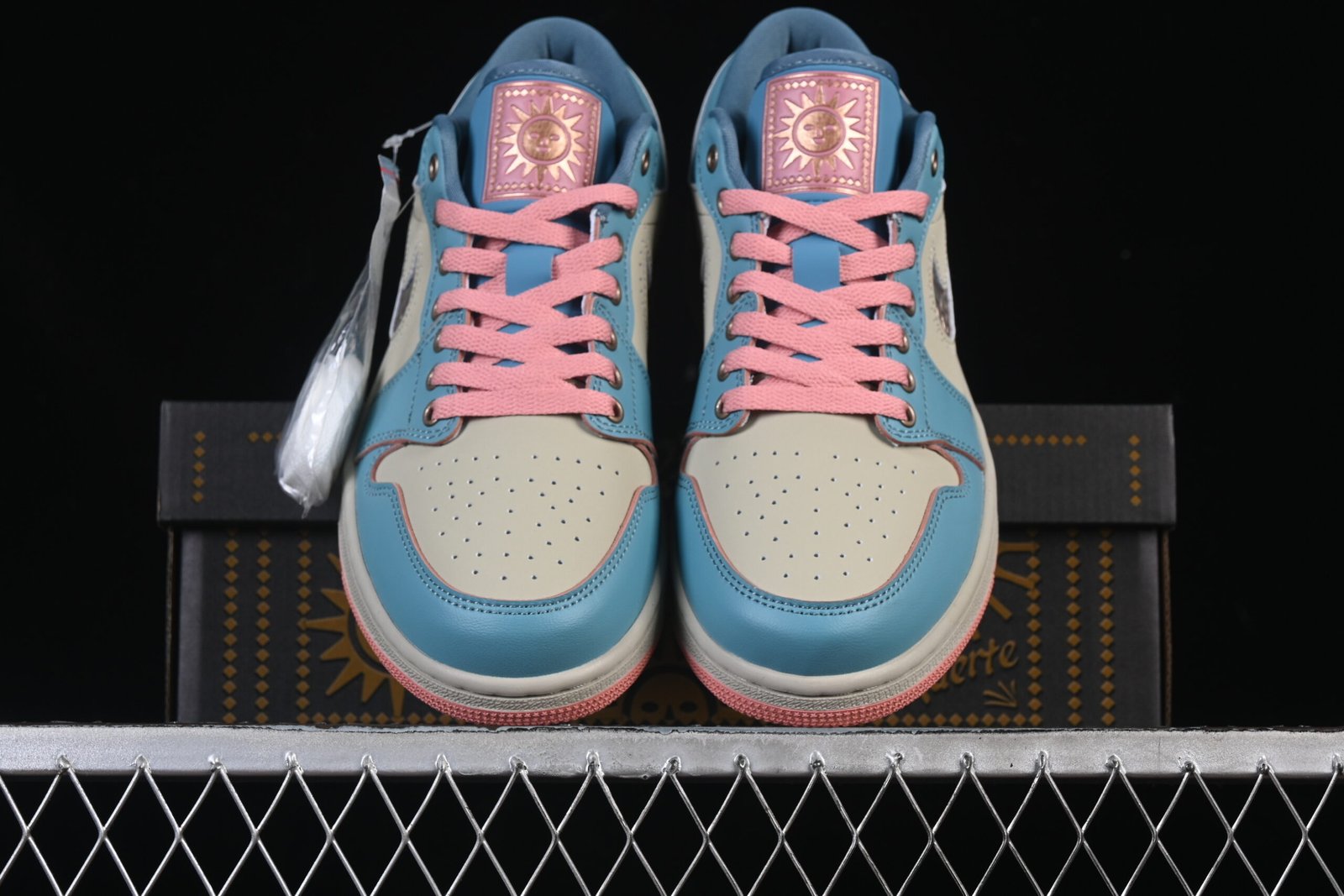 AIR JORDAN 1 LOW “SOMOS ETERNOS” - Imagem 5