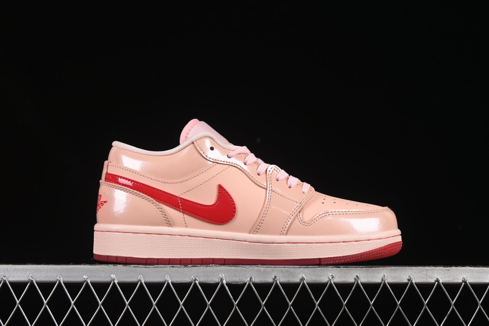 AIR JORDAN 1 LOW “PATENT VALENTINES DAY” - Imagem 2
