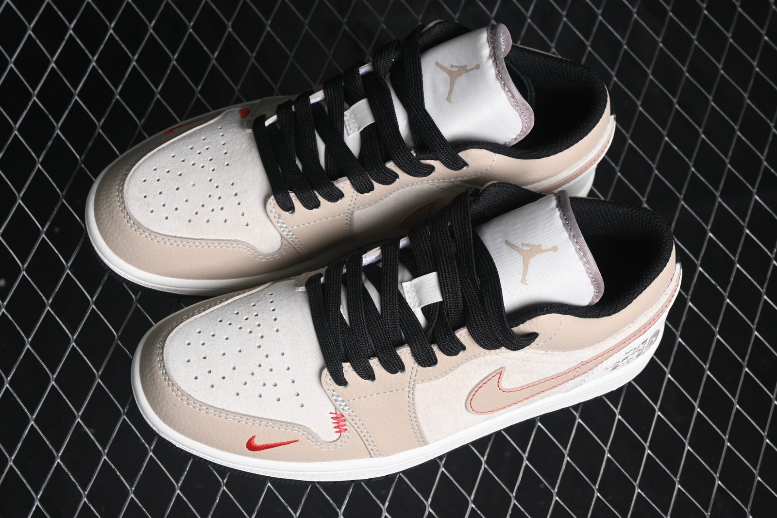 AIR JORDAN 1 LOW “TNF” - Imagem 6