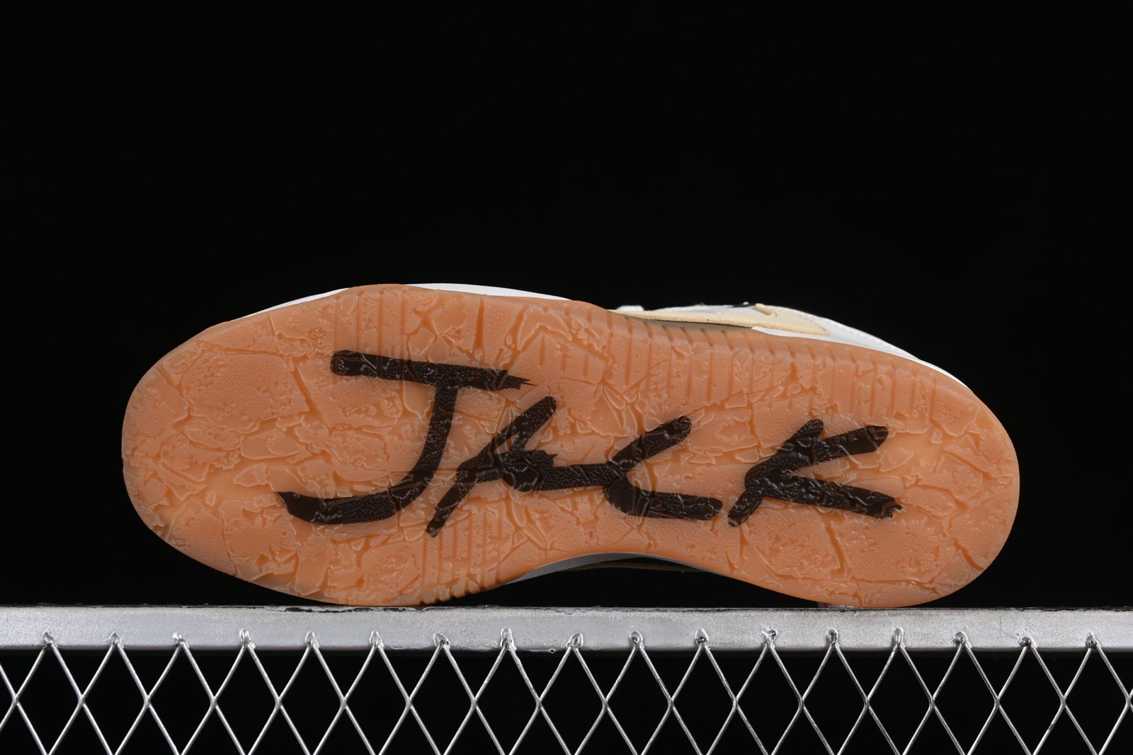 AIR JORDAN “JUMPMAN JACK x WHITE CREAM” - Imagem 4