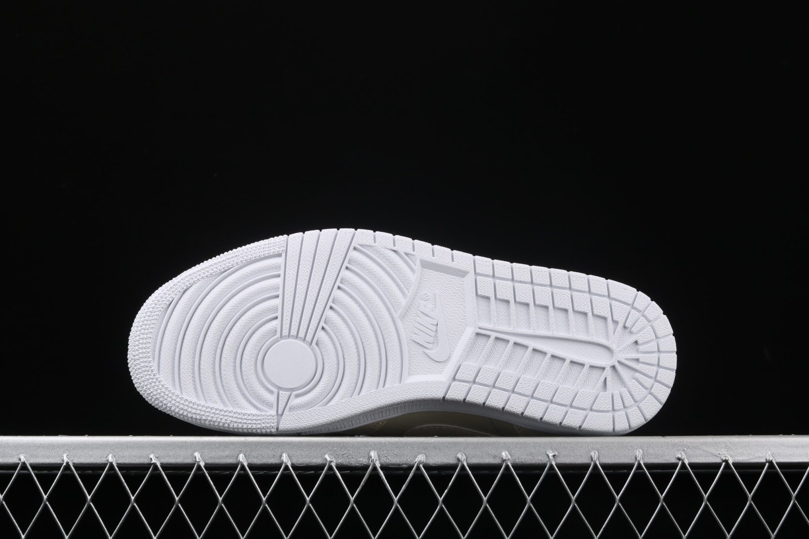 AIR JORDAN1 LOW - Imagem 4