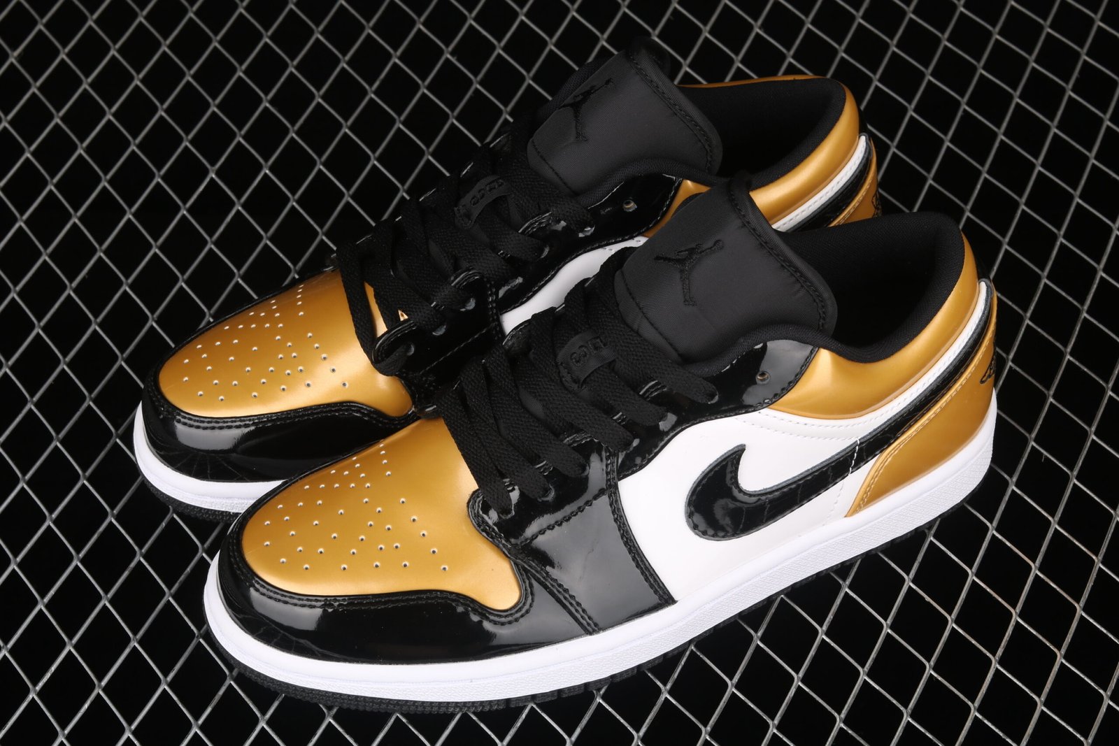 AIR JORDAN 1 LOW “GOLD TOE” - Imagem 6