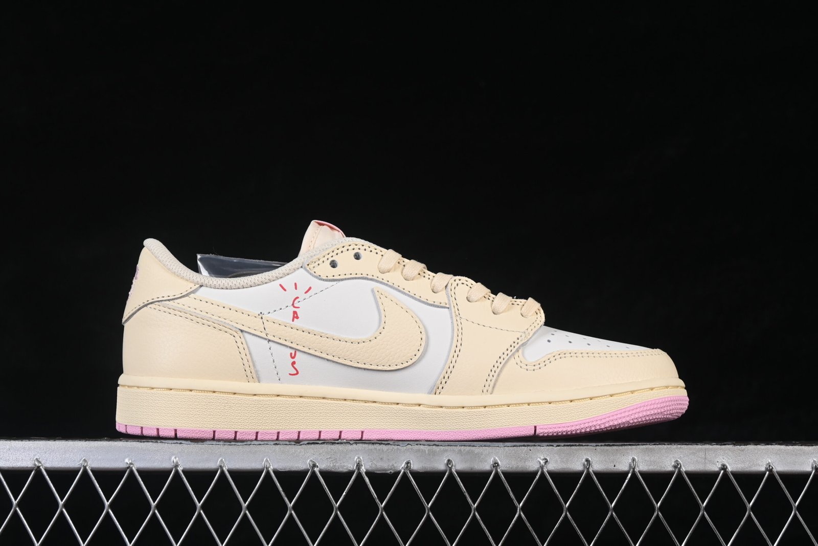 AIR JORDAN 1 LOW x TRAVIS SCOTT “SHY PINK” - Imagem 2
