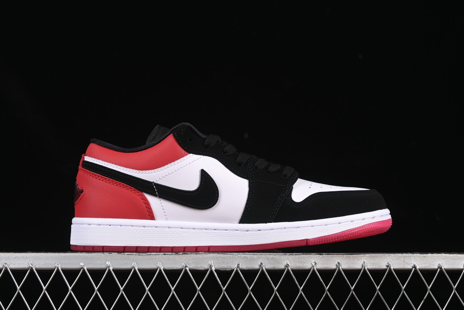 AIR JORDAN 1 LOW “ WHITE BLACK GYM” - Imagem 2