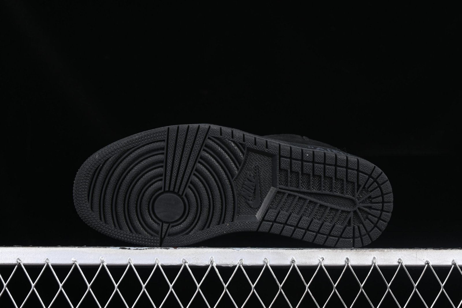 AIR JORDAN 1 LOW LV x TRAVIS SCOTT - Imagem 4