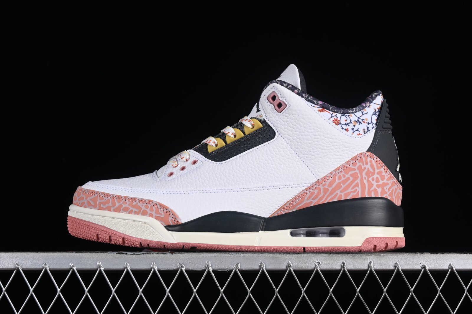 AIR JORDAN 3 “RED STARDUST”
