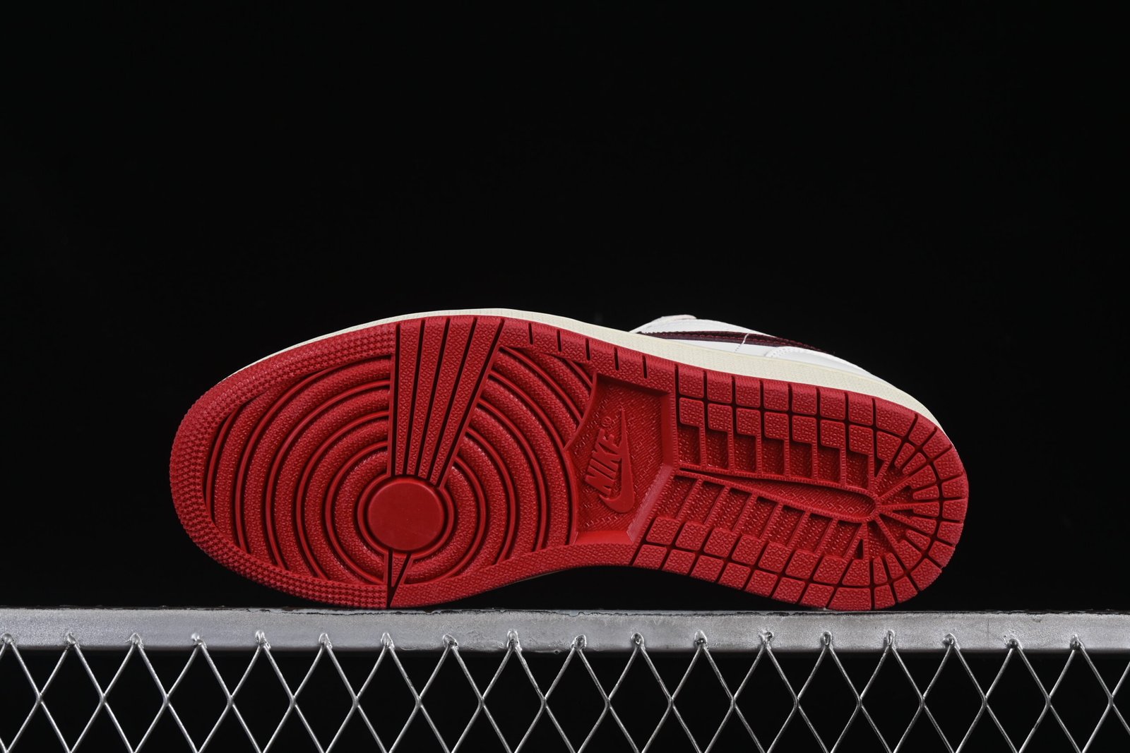 AIR JORDAN 1 LOW “RUBY” - Imagem 4