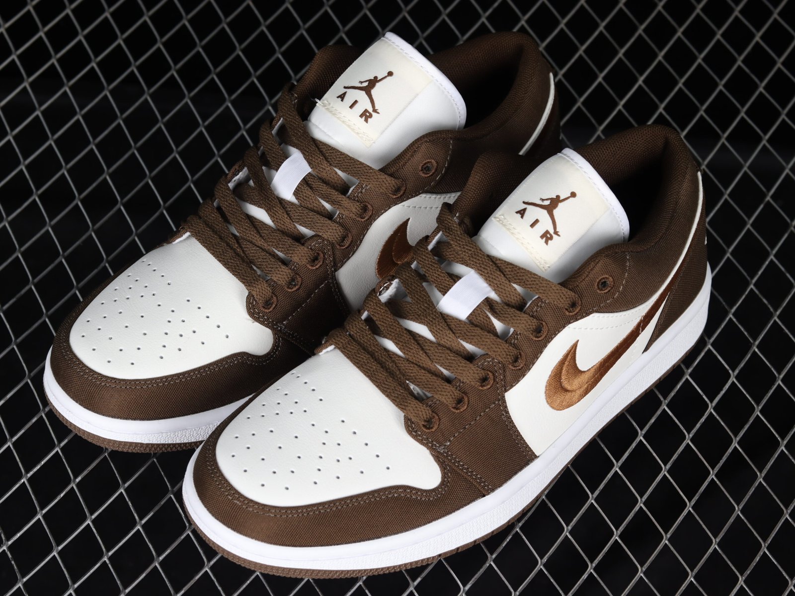 AIR JORDAN 1 LOW “MOCHA TOE” - Imagem 6