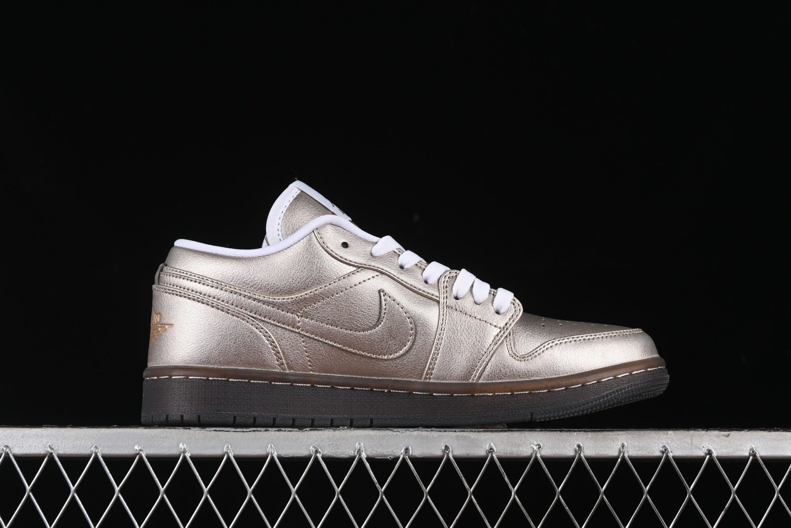 AIR JORDAN 1 LOW “METALLIC ZINC” - Imagem 2