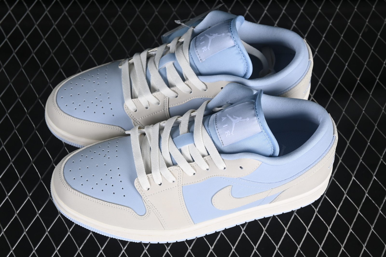 AIR JORDAN 1 LOW “HYDROGEN BLUE” - Imagem 6