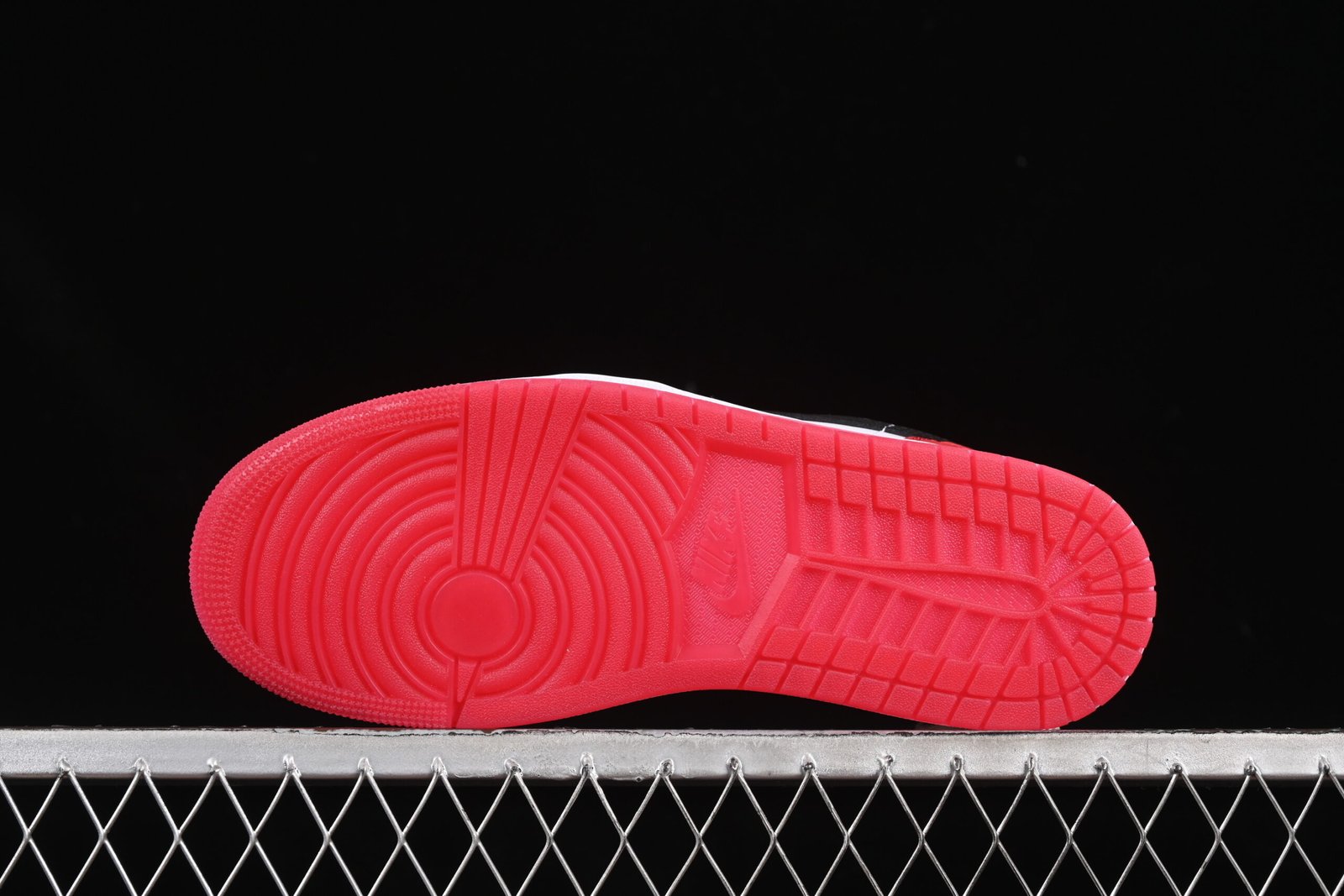 AIR JORDAN 1 LOW “ WHITE BLACK GYM” - Imagem 4