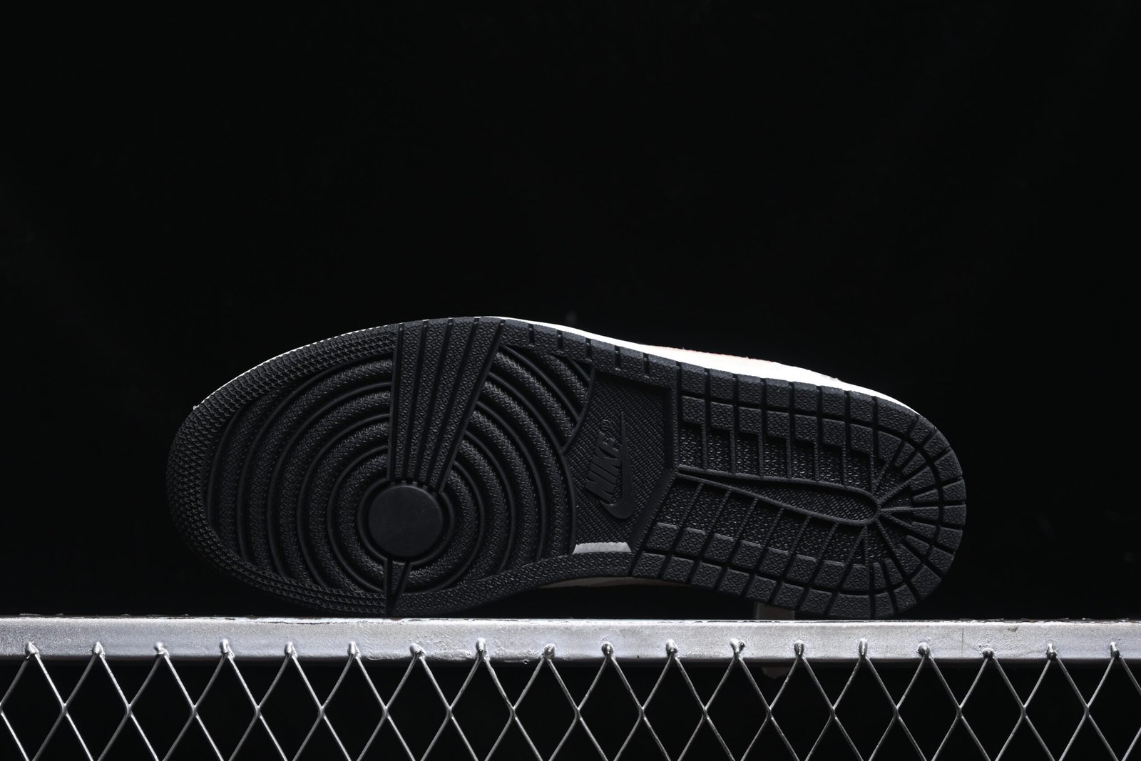 AIR JORDAN 1 LOW “TNF” - Imagem 4