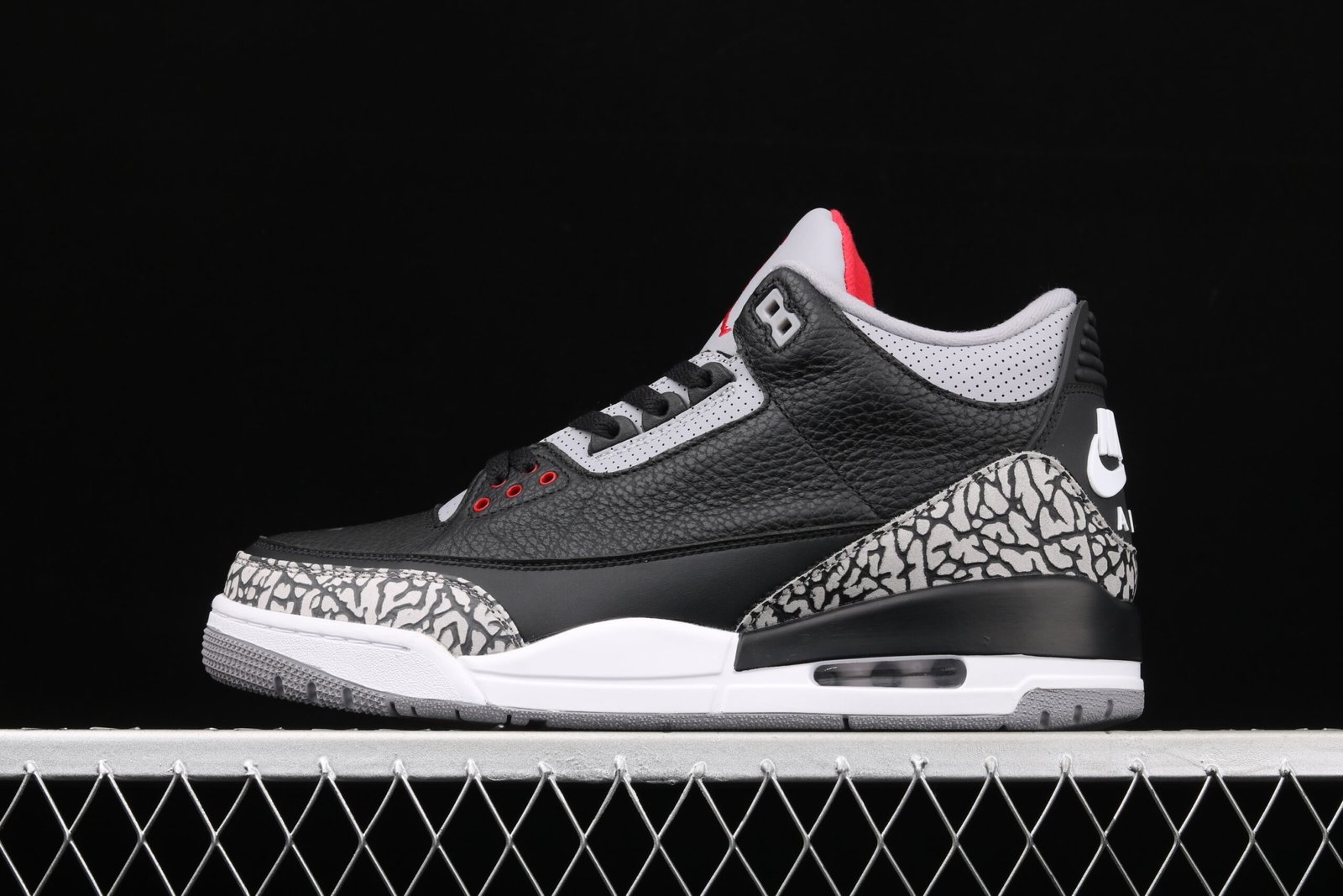 AIR JORDAN 3 “RETRÔ BLACK CEMENT”
