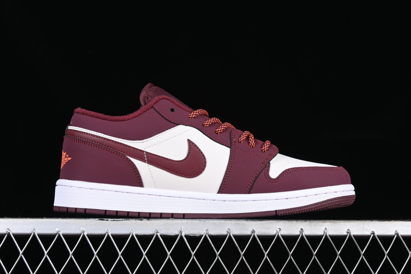 AIR JORDAN 1 LOW “NIGHT MAROON” - Imagem 2