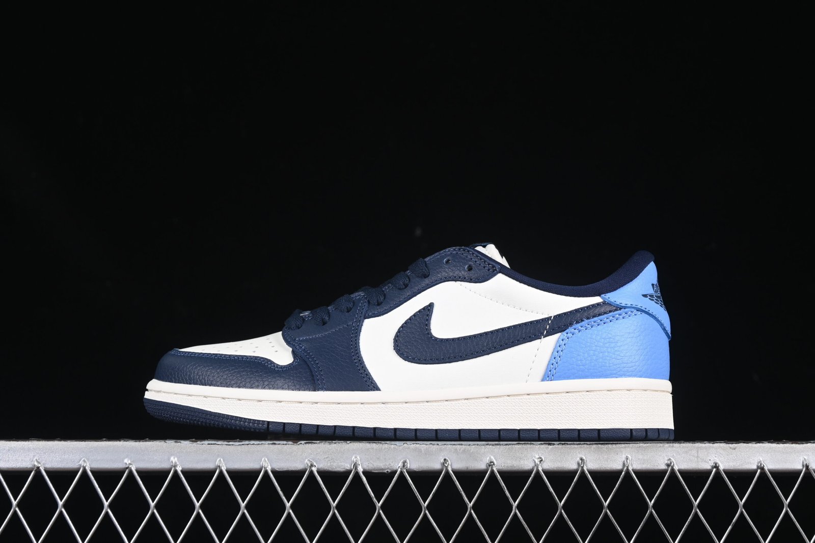 AIR JORDAN 1 LOW “OBSIDIAN”