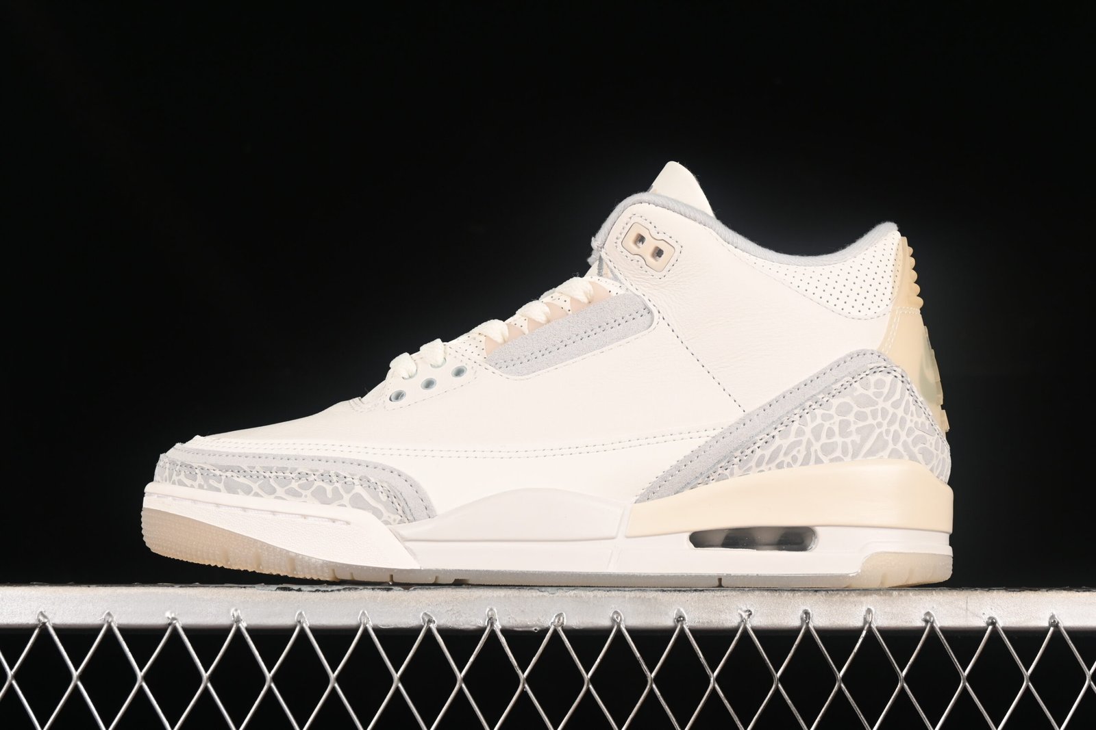 AIR JORDAN 3 “CRAFT IVORY”