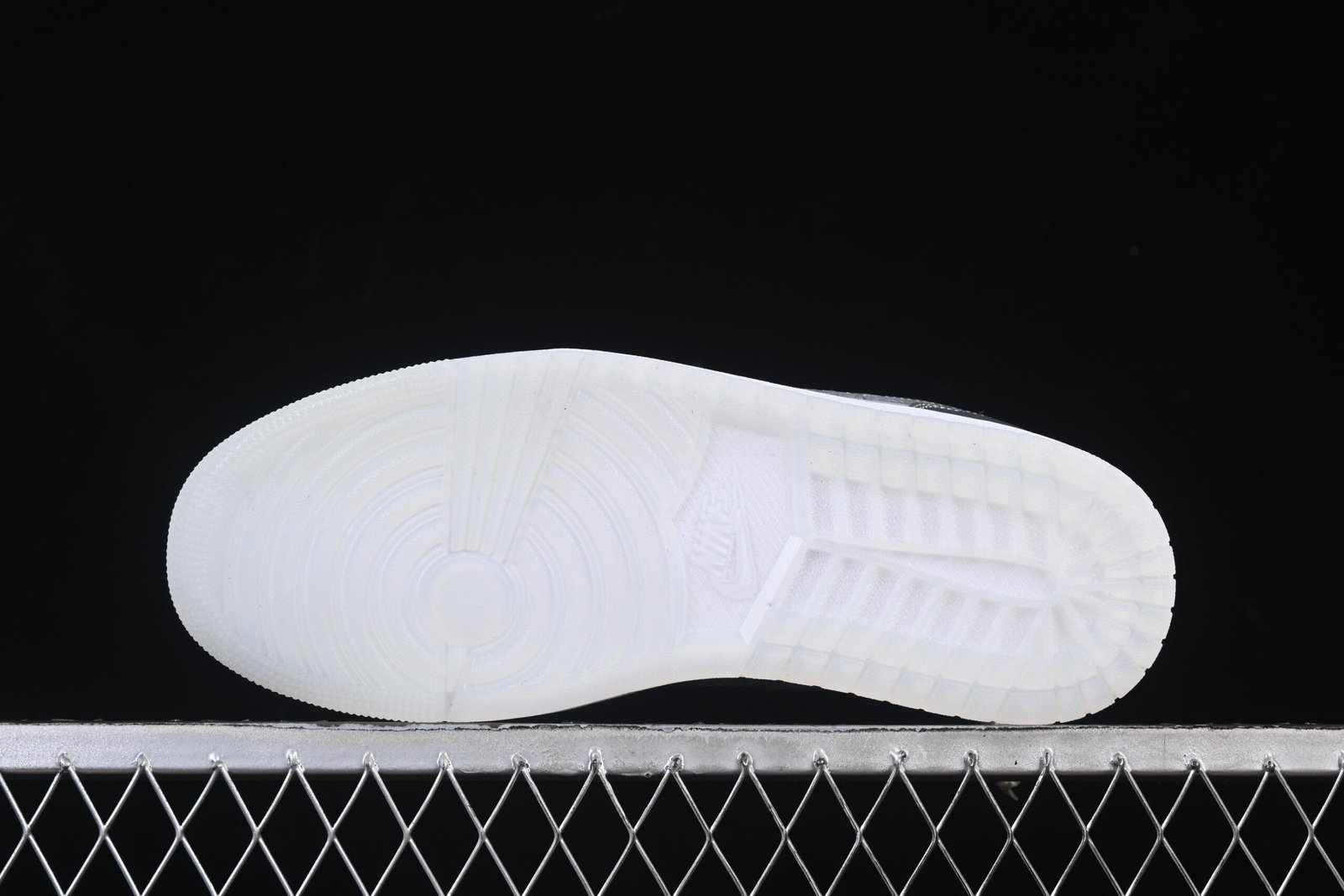 AIR JORDAN 1 LOW - Imagem 4