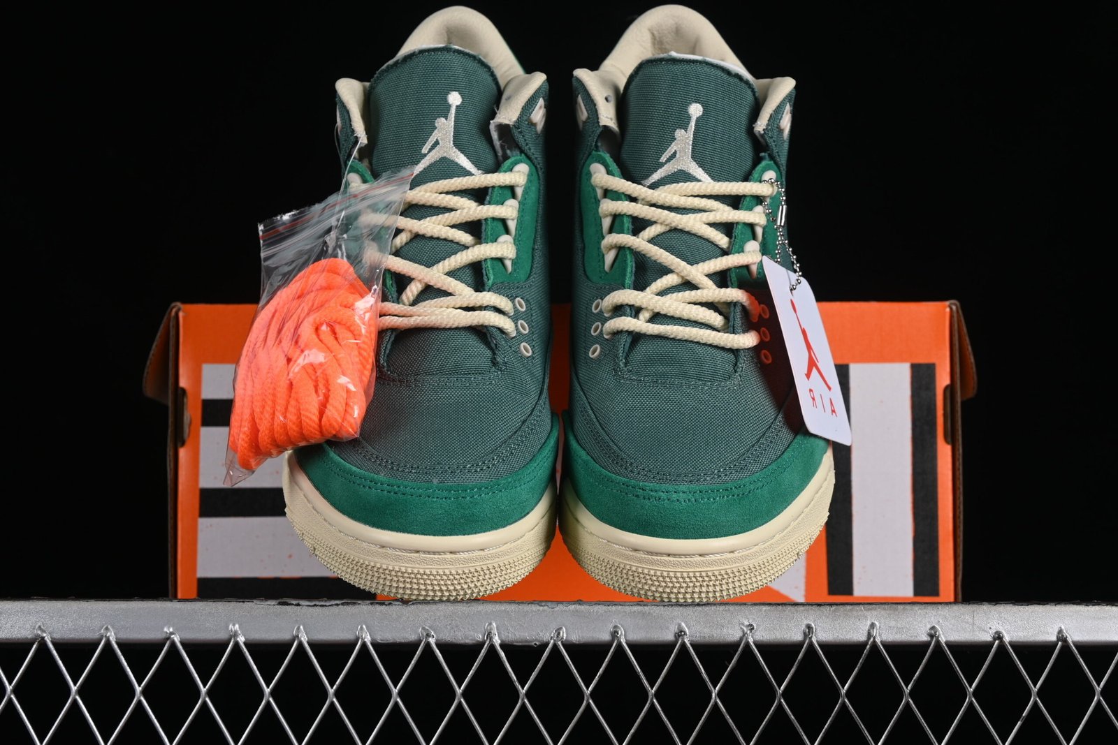AIR JORDAN 3 “NINA CHANEL ABNEY” - Imagem 5
