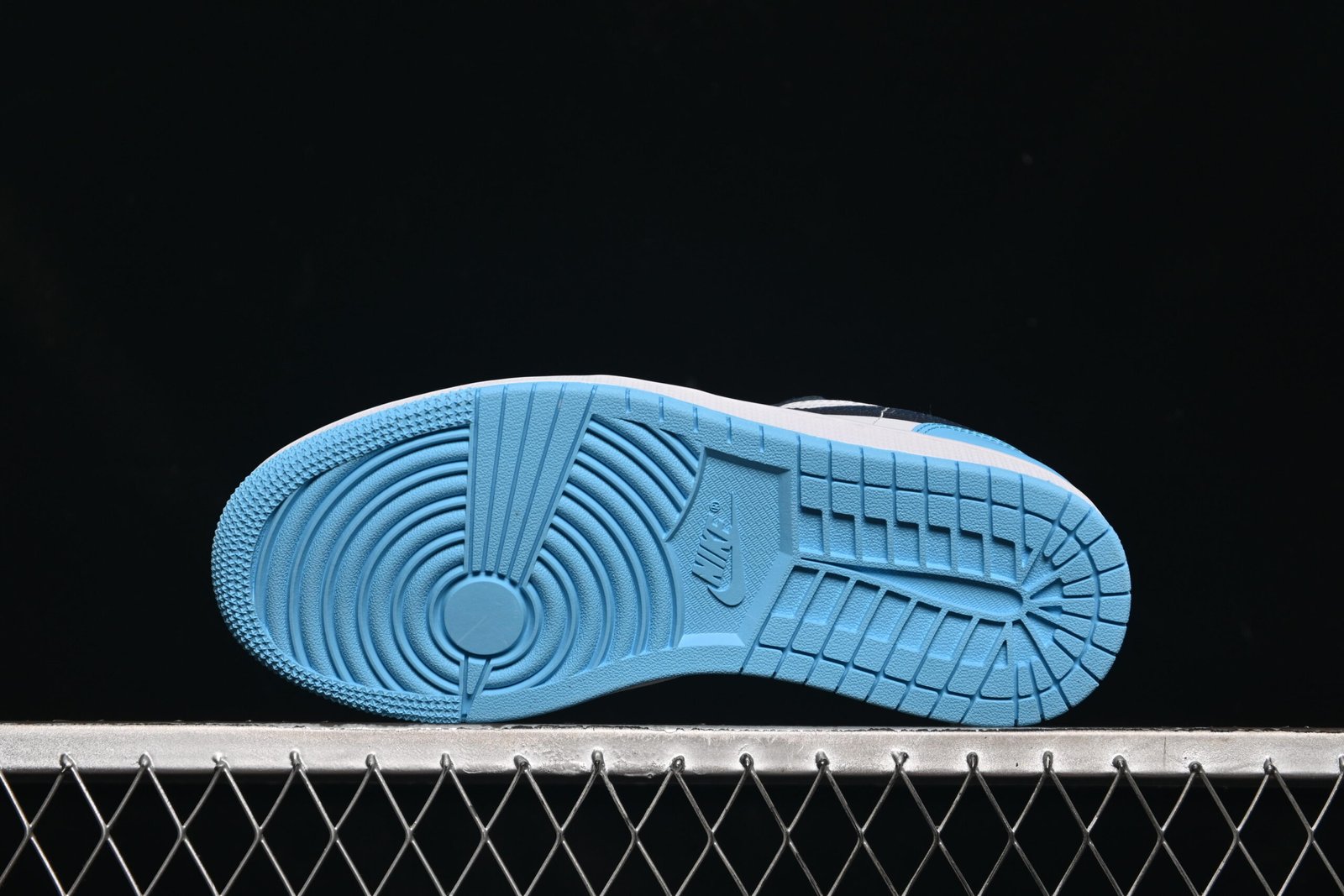 AIR JORDAN 1 LOW - Imagem 4