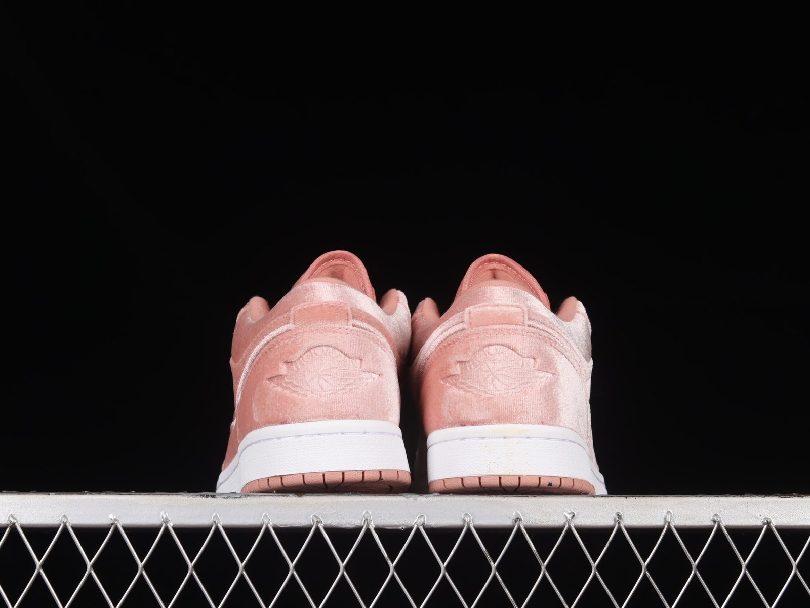 AIR JORDAN 1 LOW “ PINK VELVET” - Imagem 3