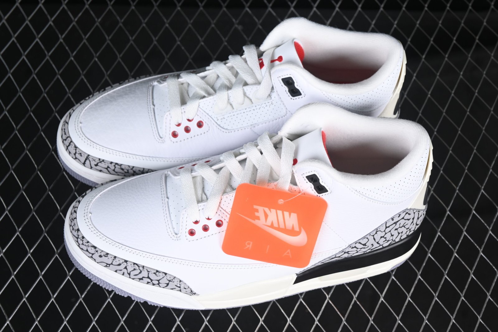 AIR JORDAN 3 “WHITE CEMENT REIMAGINED” - Imagem 6