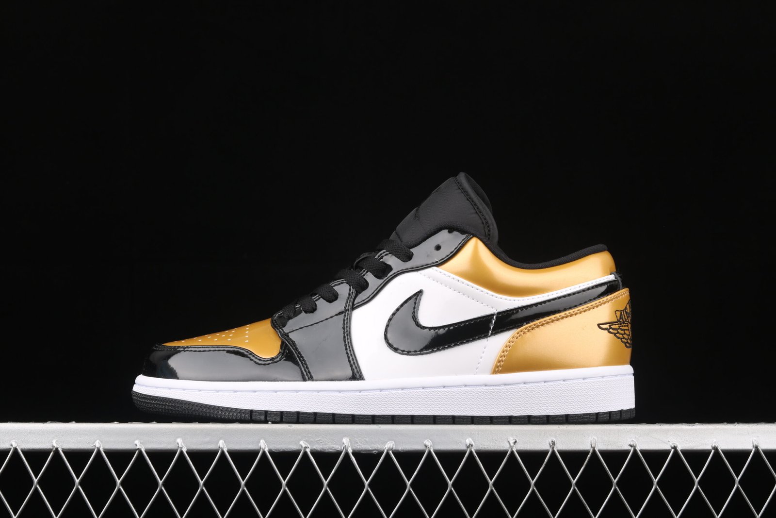 AIR JORDAN 1 LOW “GOLD TOE”