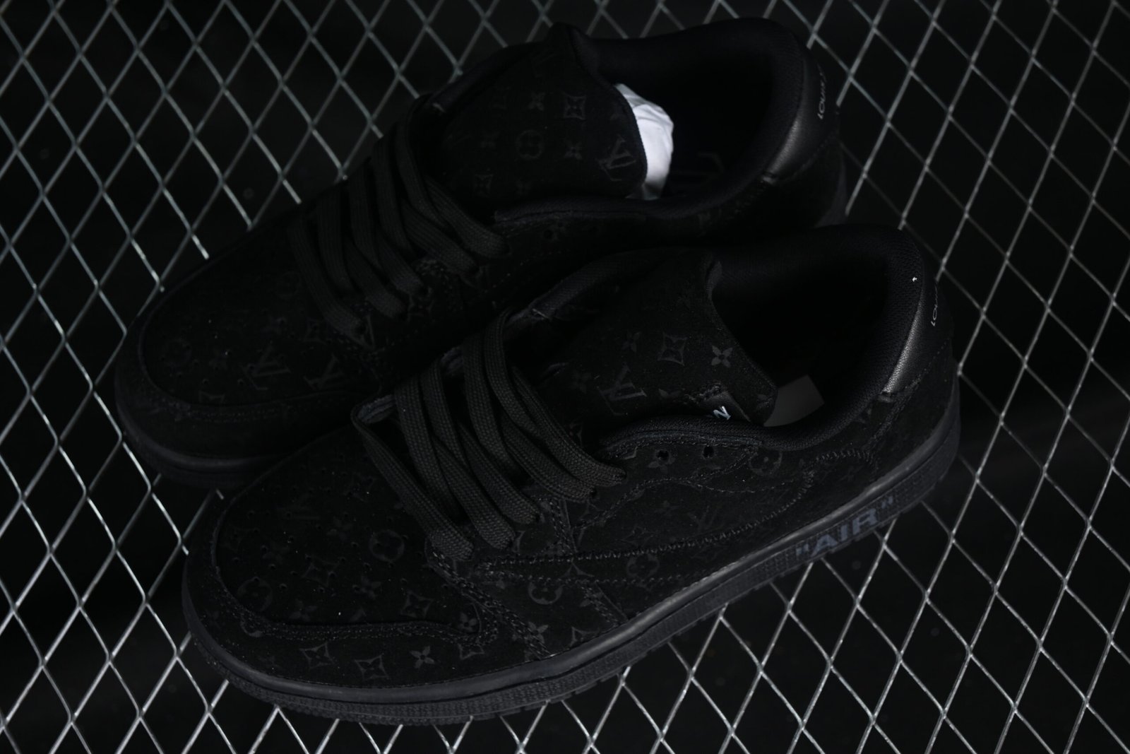 AIR JORDAN 1 LOW LV x TRAVIS SCOTT - Imagem 6