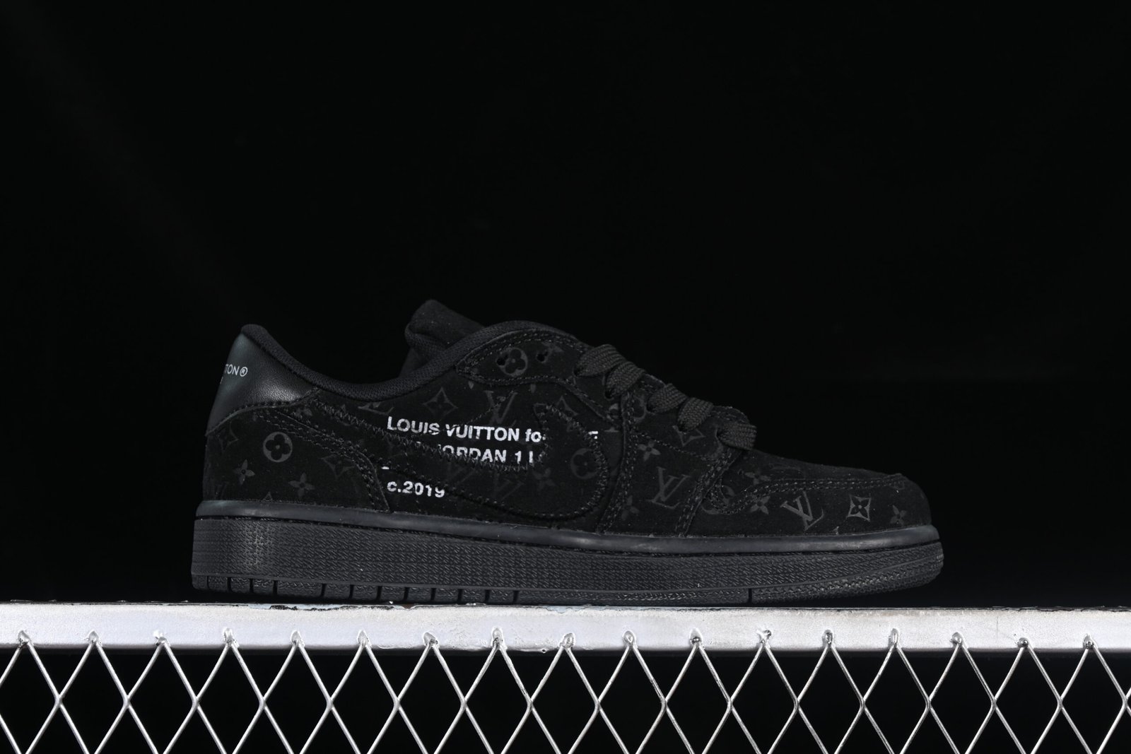 AIR JORDAN 1 LOW LV x TRAVIS SCOTT - Imagem 2