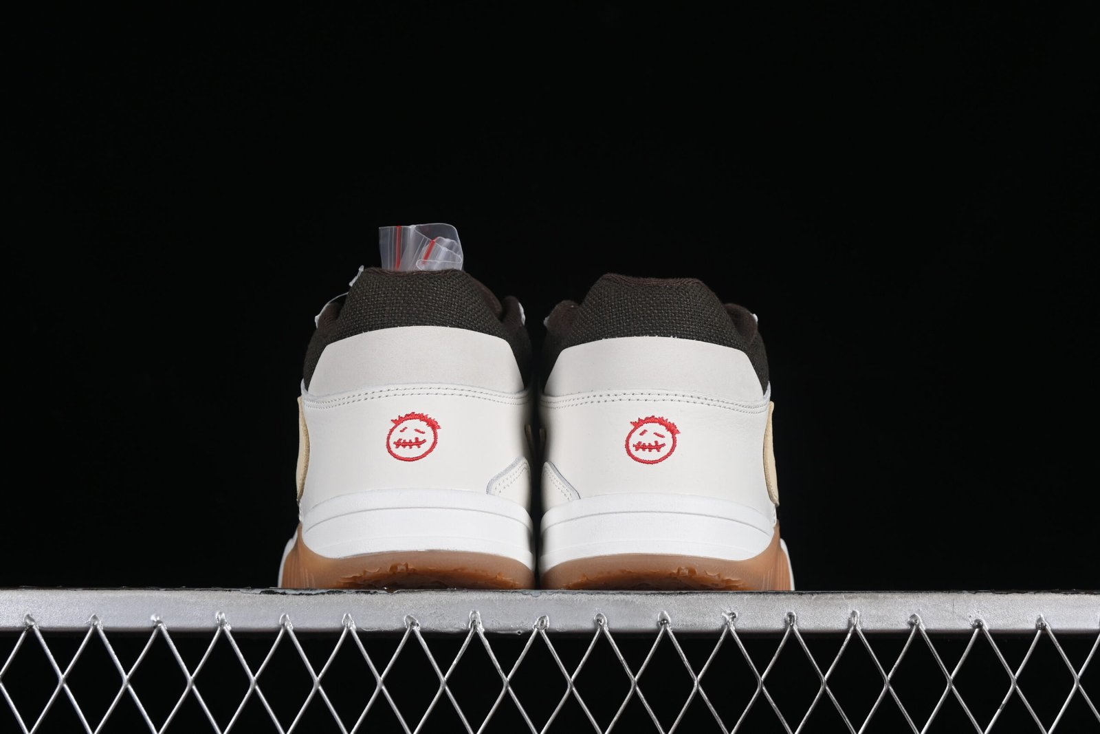 AIR JORDAN “JUMPMAN JACK x WHITE CREAM” - Imagem 3