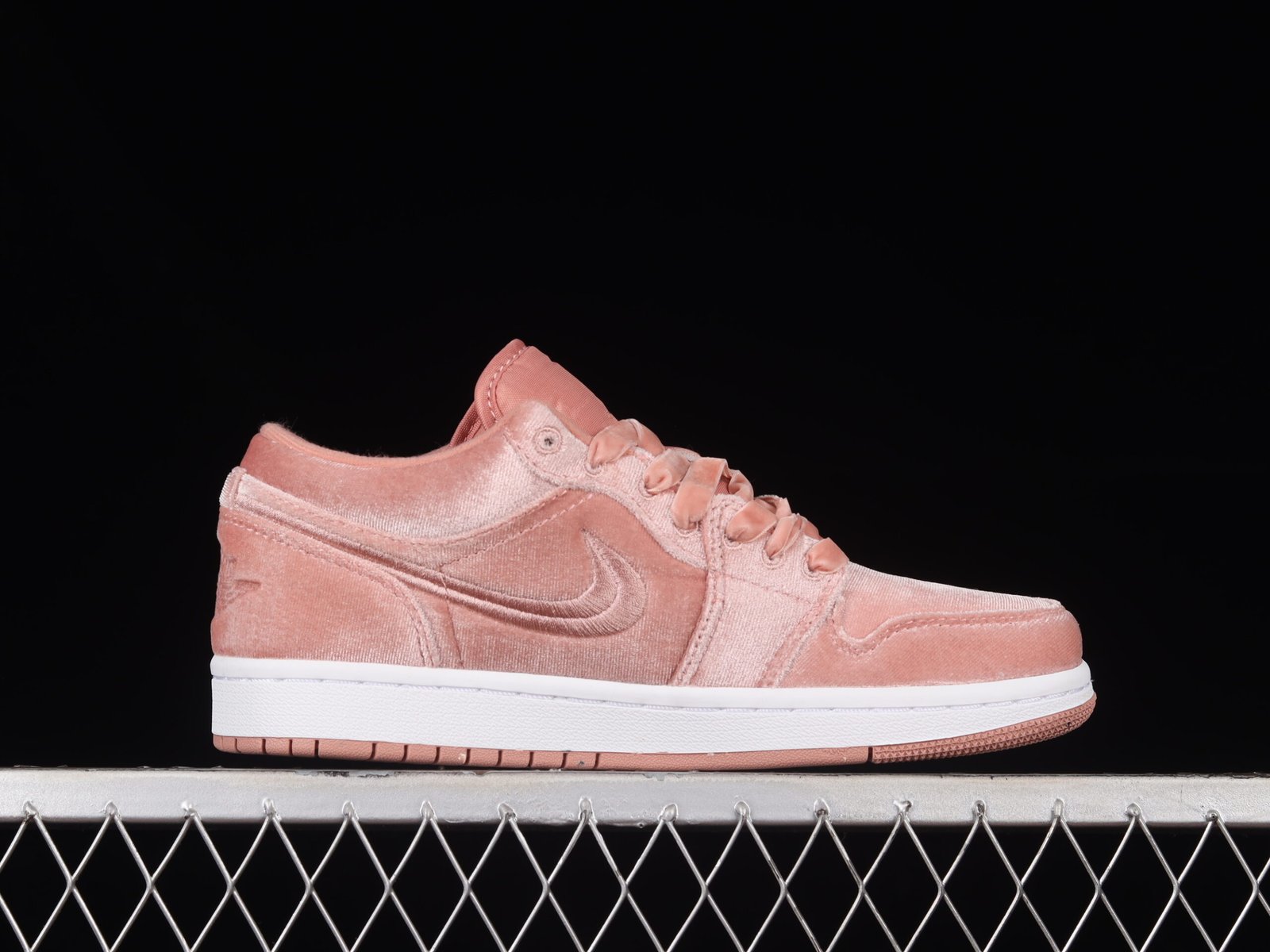 AIR JORDAN 1 LOW “ PINK VELVET” - Imagem 2