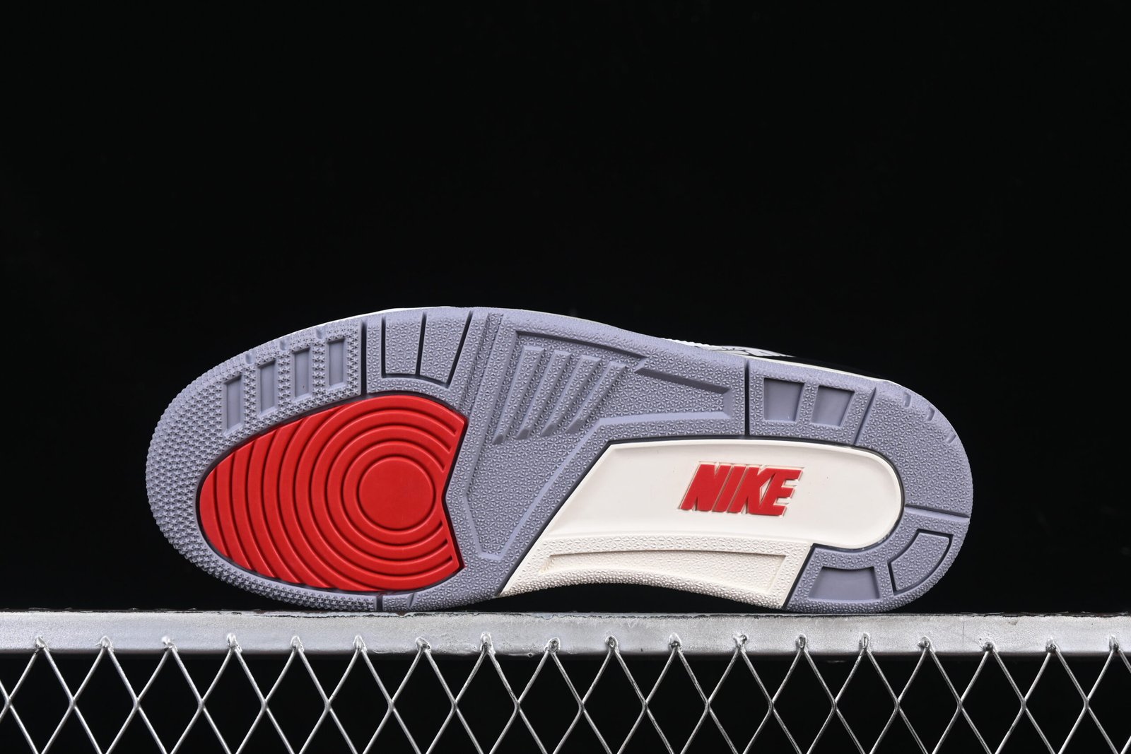AIR JORDAN 3 “WHITE CEMENT REIMAGINED” - Imagem 4