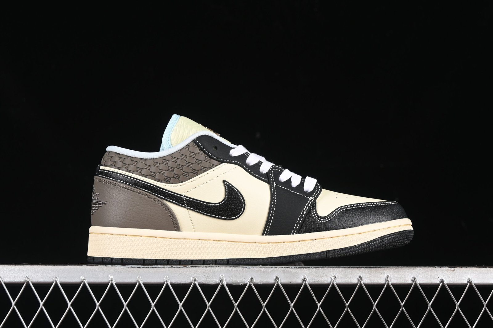 AIR JORDAN 1 LOW “COCONUT MILK BLACK” - Imagem 2