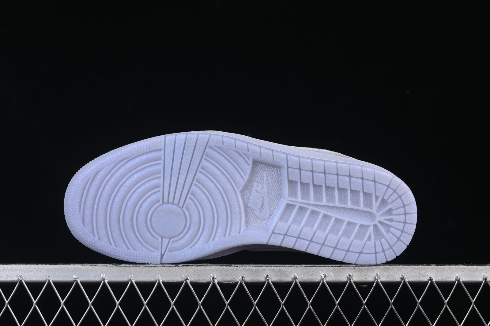 AIR JORDAN 1 LOW - Imagem 4