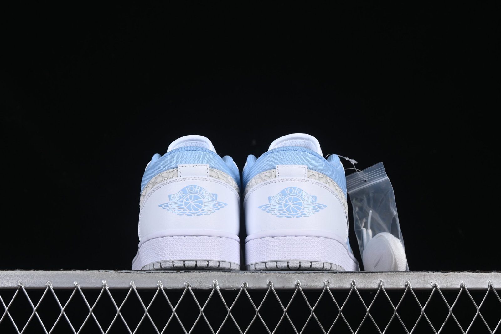 AIR JORDAN 1 LOW “ELEPHANT PRINT” - Imagem 4