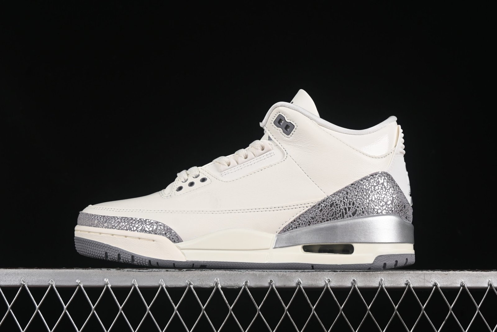 AIR JORDAN 3 “SAIL METALLIC SILVER”