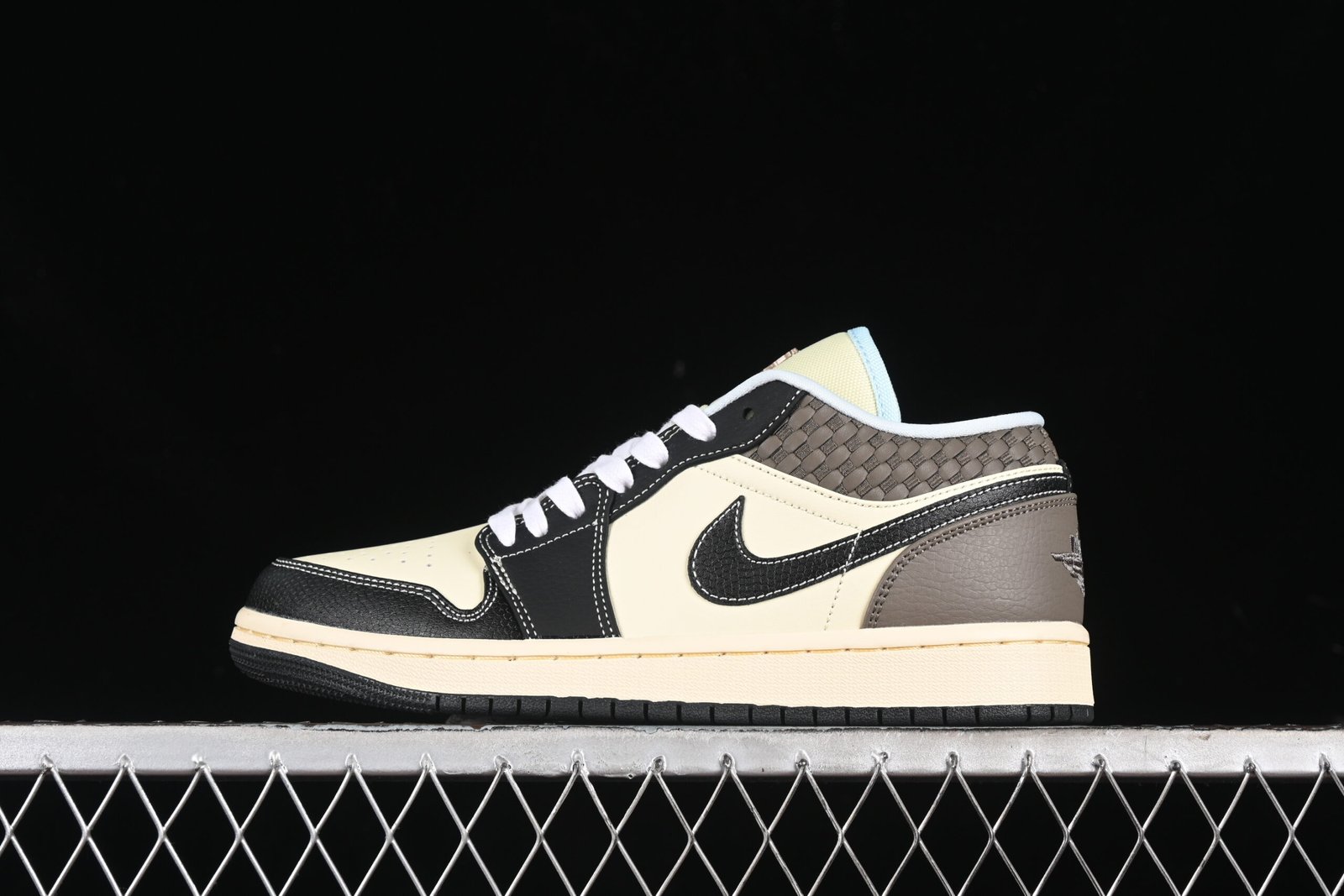 AIR JORDAN 1 LOW “COCONUT MILK BLACK”