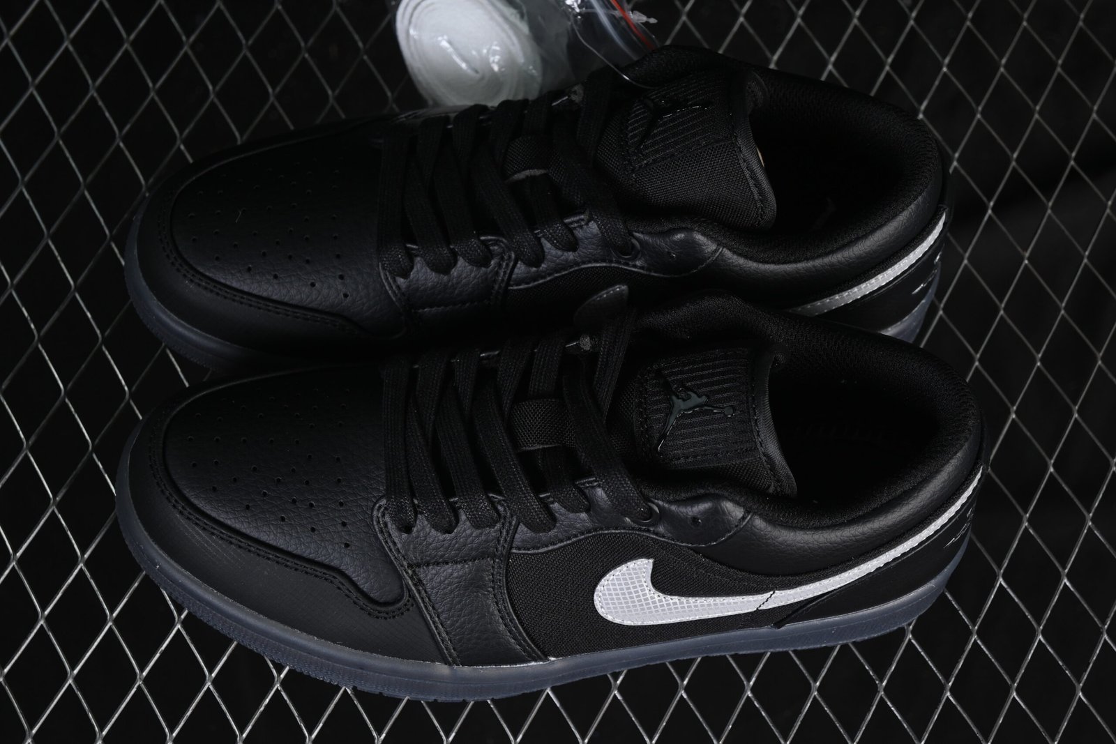 AIR JORDAN 1 LOW - Imagem 6