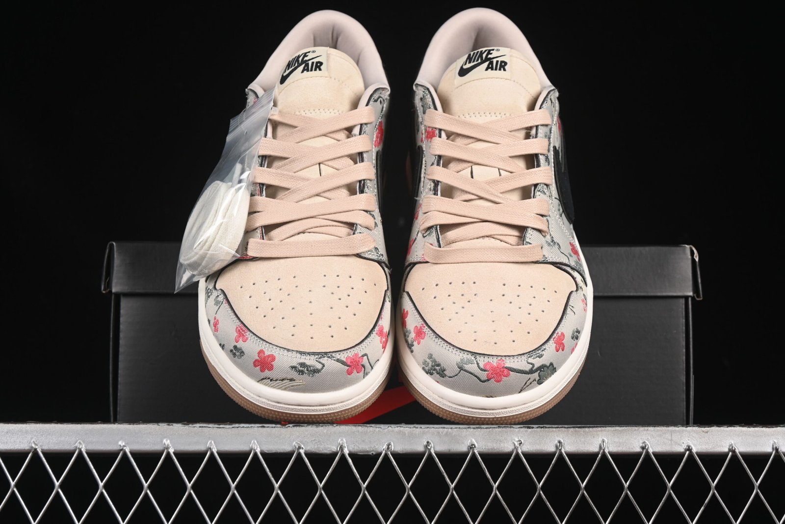 AIR JORDAN 1 LOW “RUI HACHIMURA” - Imagem 5