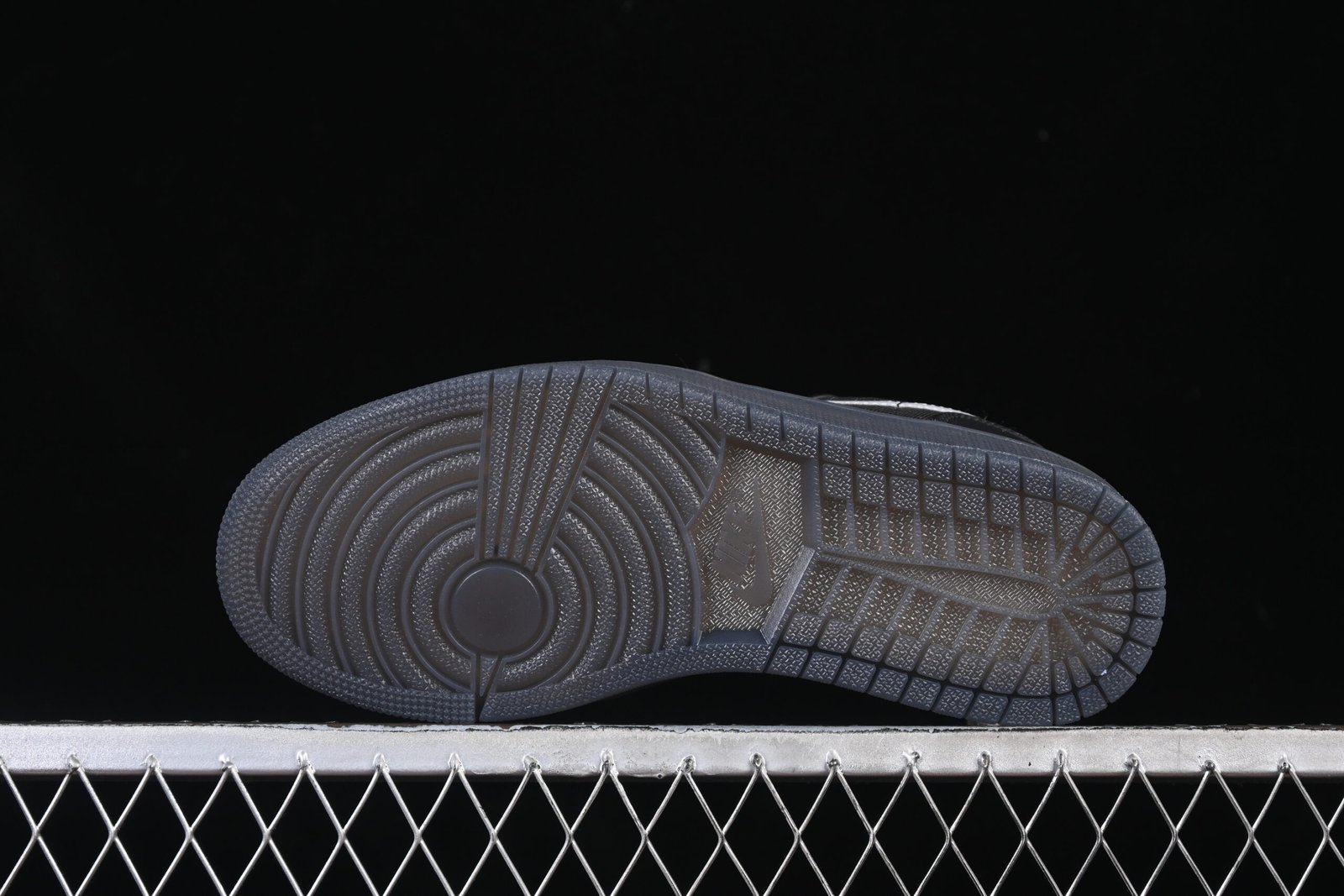 AIR JORDAN 1 LOW - Imagem 4