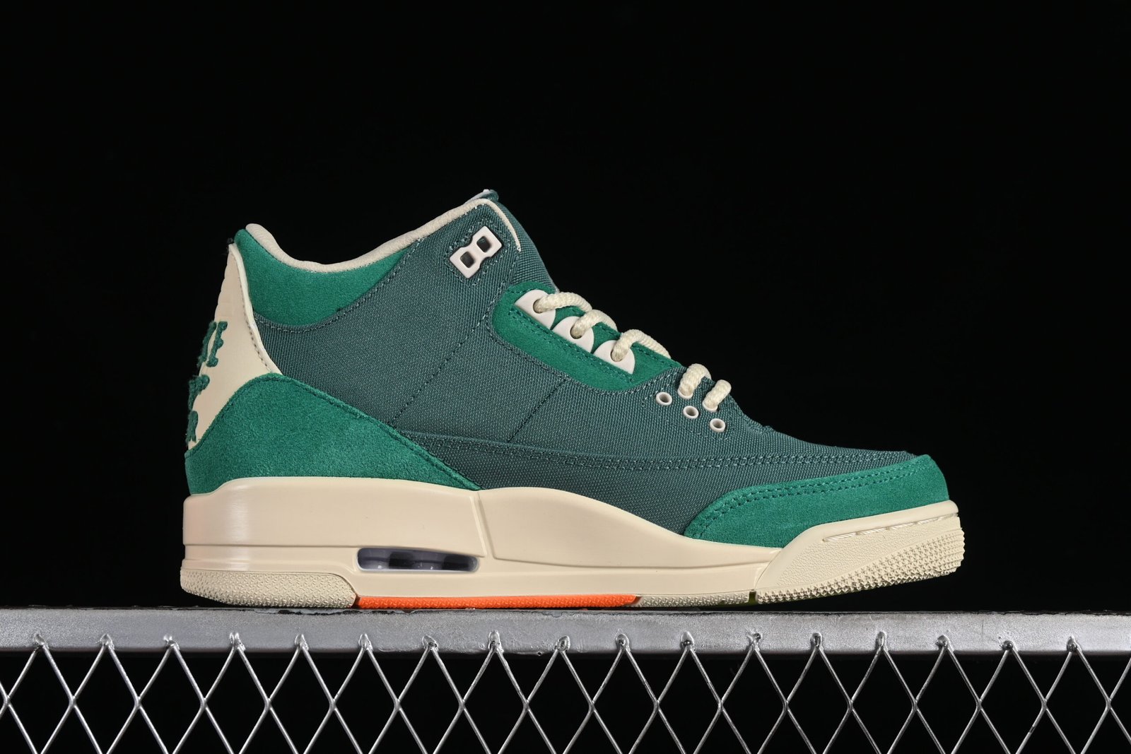 AIR JORDAN 3 “NINA CHANEL ABNEY” - Imagem 2