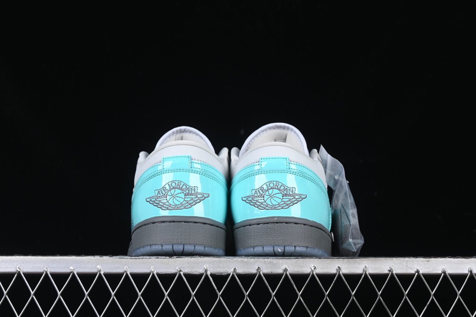 AIR JORDAN 1 LOW “POLAROID” - Imagem 3