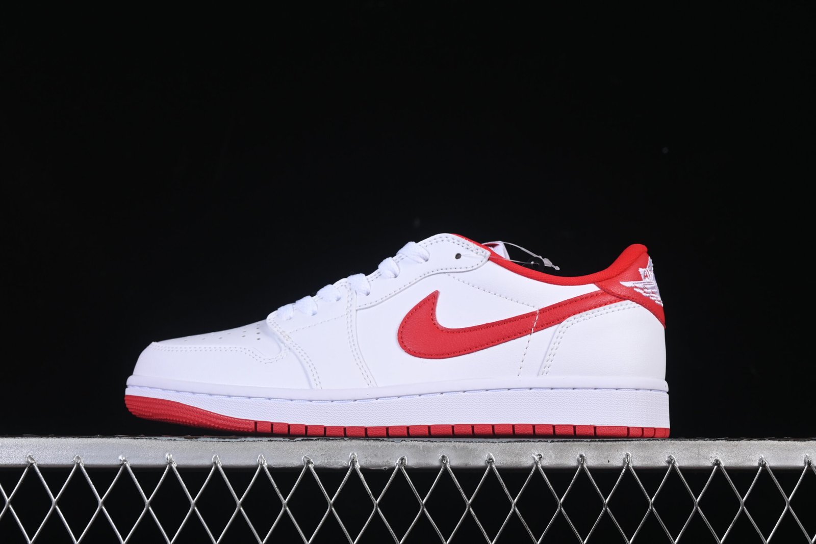 AIR JORDAN 1 LOW “UNIVERSITY RED”