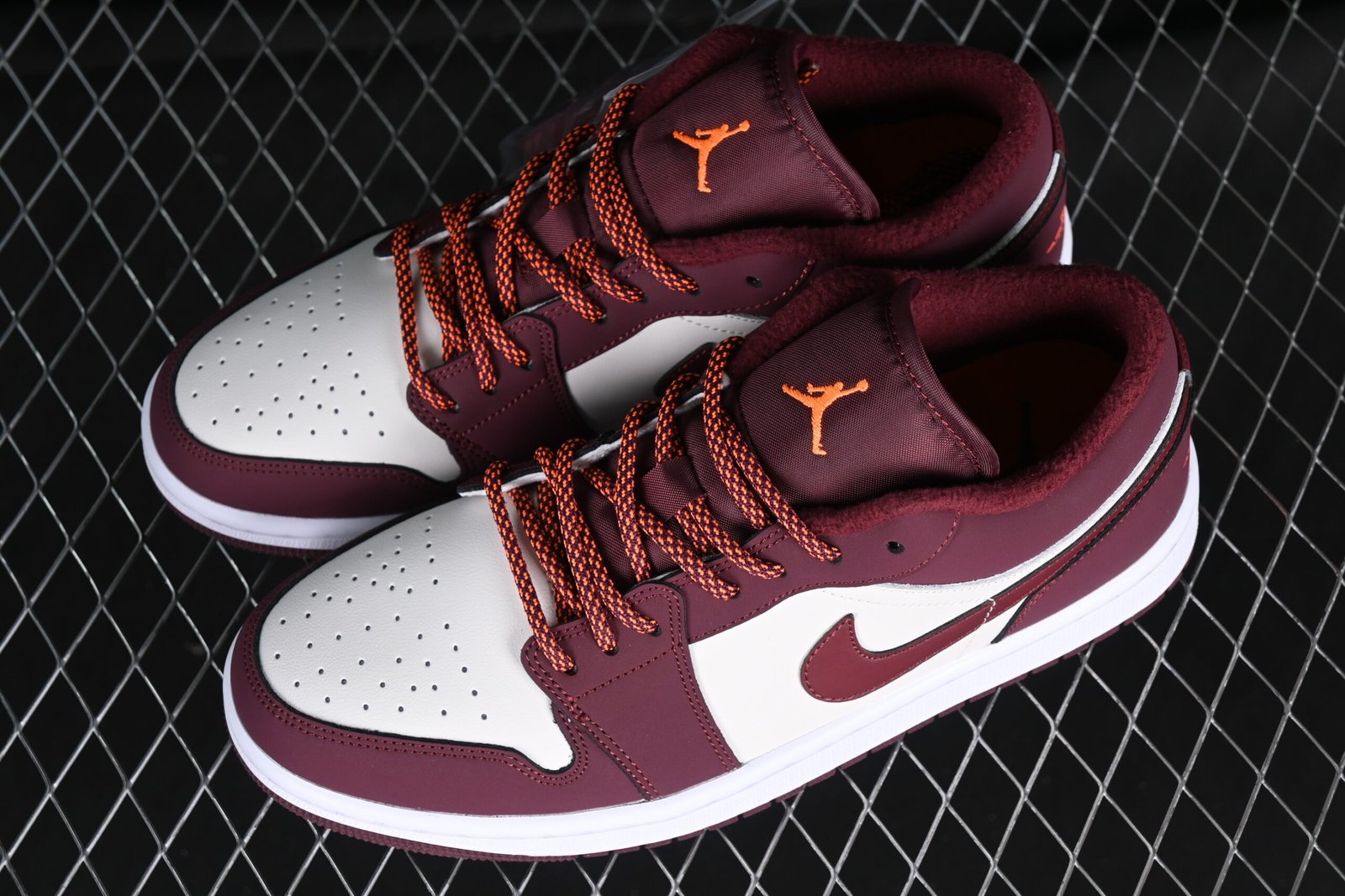 AIR JORDAN 1 LOW “NIGHT MAROON” - Imagem 6