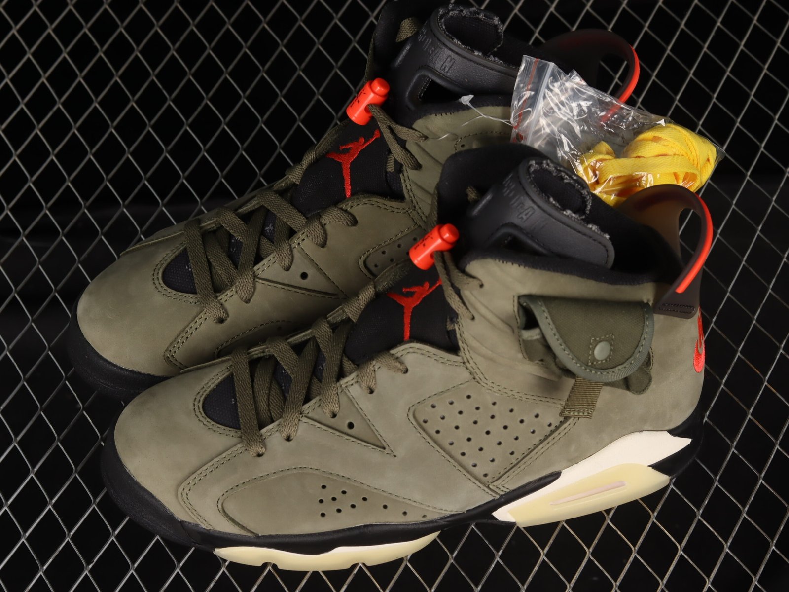 AIR JORDAN 6 x Travis Scott - Imagem 6