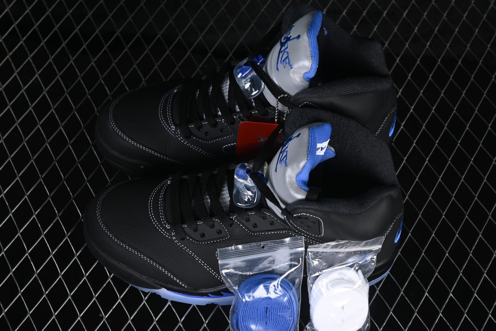 AIR JORDAN 5 x Awake NY "Black Metallic" - Imagem 6