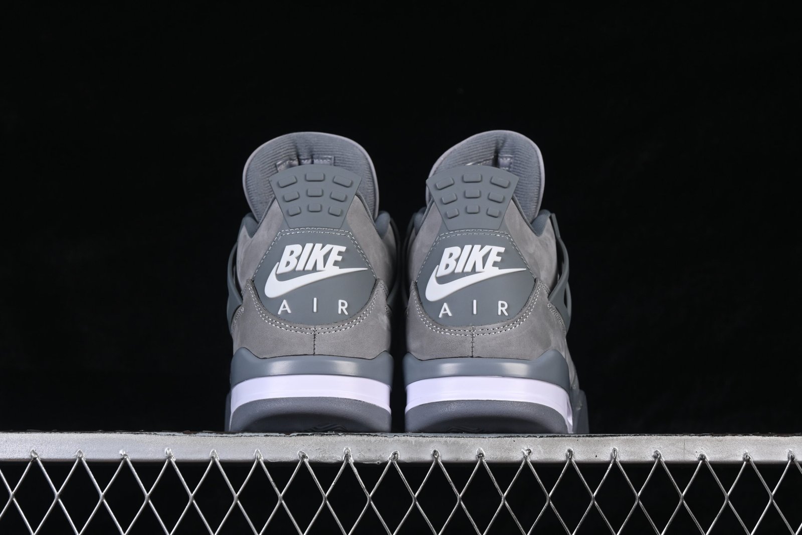 AIR JORDAN 4 x Nigel Sylvester "Grey" - Imagem 3