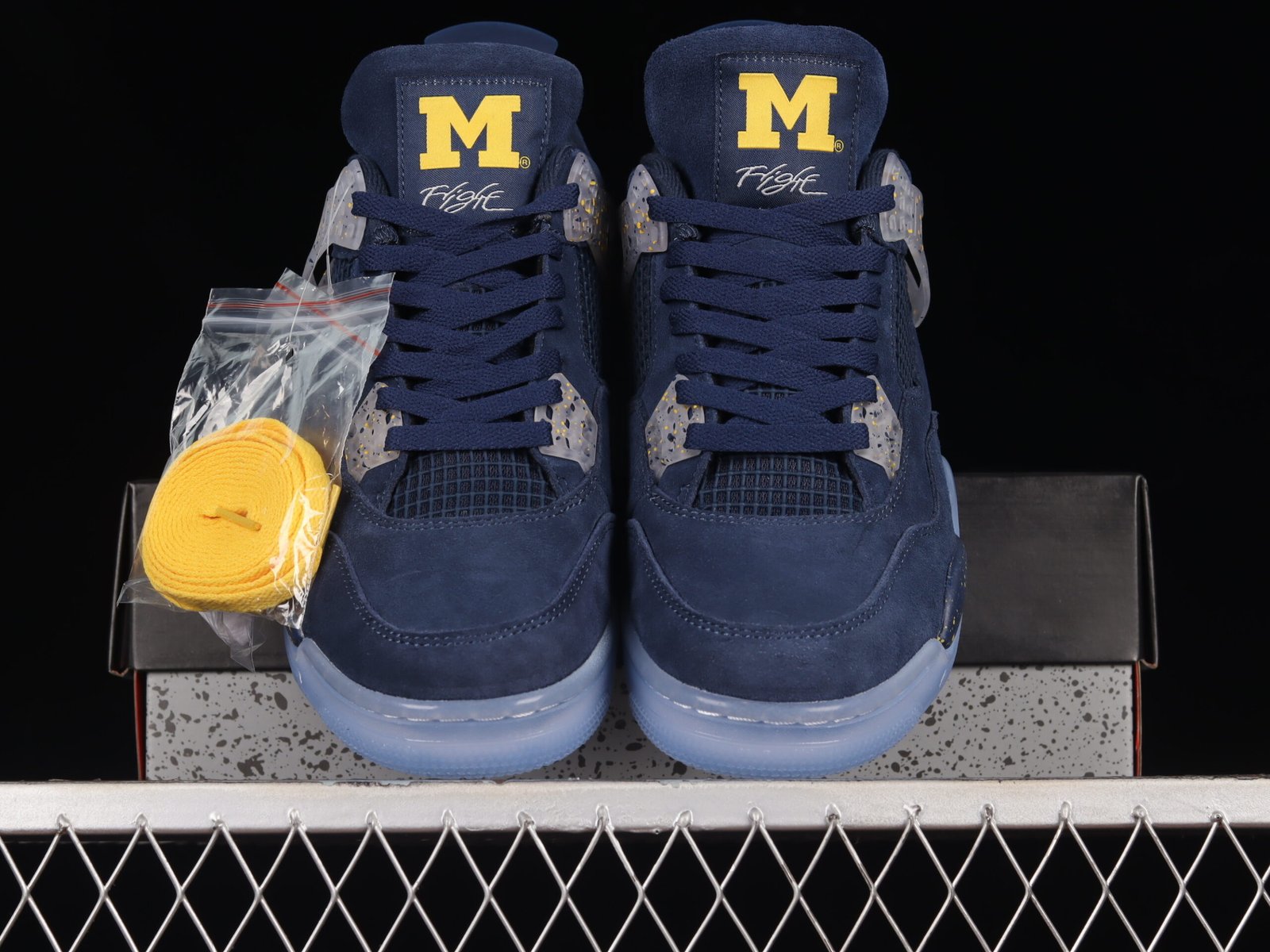AIR JORDAN 4 "Machigan PE" - Imagem 5